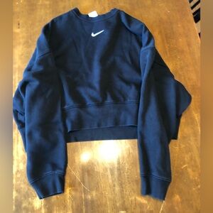Nike Women's cropped sweatshirt